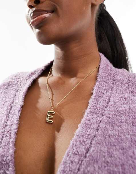Pieces - Ketting met bol hangertje van de letter 'E' in goud - view 1