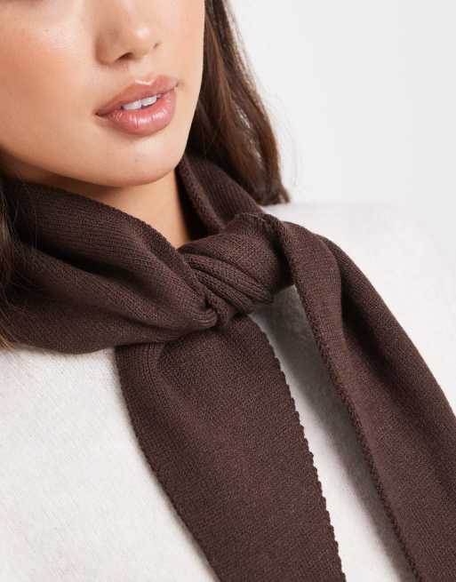 Pieces – Kleiner Dreiecks-Strickschal in Schokobraun, 3 von 3