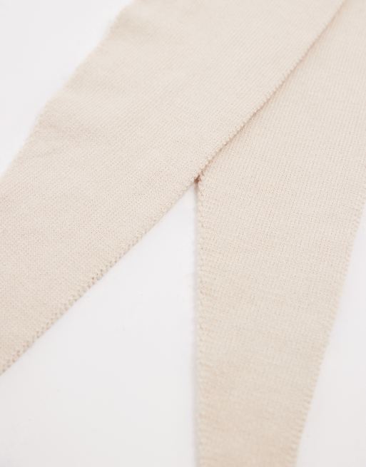 Pieces – Kleiner Strick-Dreiecksschal in Creme, 2 von 3