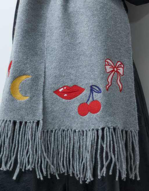 Pieces knitted long tassel scarf with embroidered motif details in grey, 2 of 3