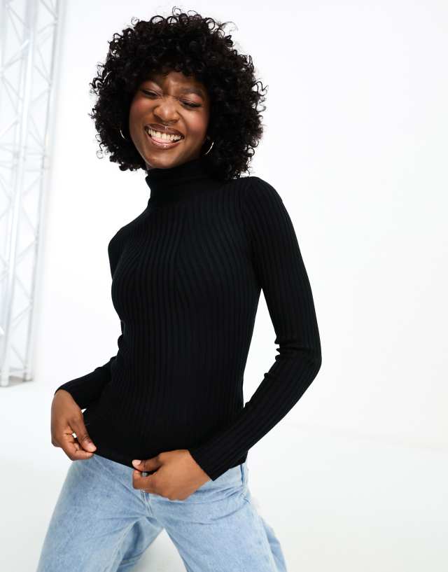 Pieces - knitted rib top in black