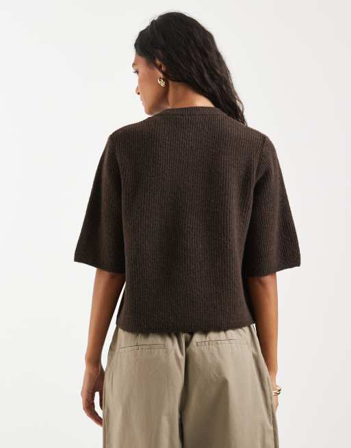 Pieces – Kurzärmlige, kastige Strickjacke in Schokobraun, 4 von 4