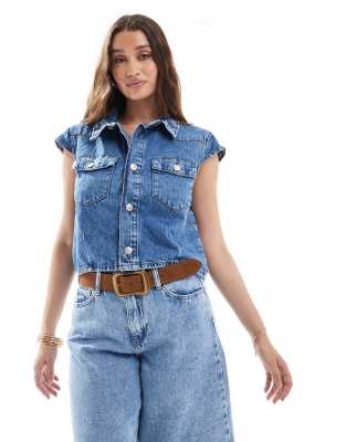 Pieces - Kurzes Denim-Top aus mittelblauem Denim mit Flügelärmeln