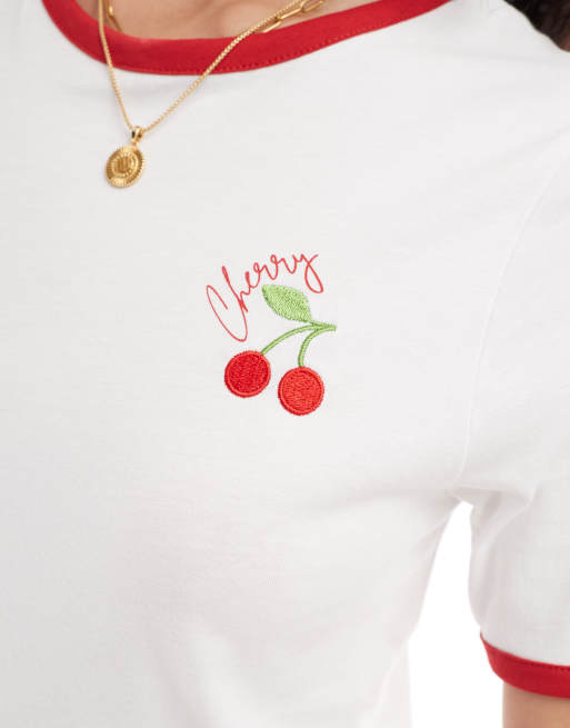 Pieces – Kurzes T-Shirt in Weiß mit Kontrastbündchen und „Kirsch“-Motiv, 2 von 4