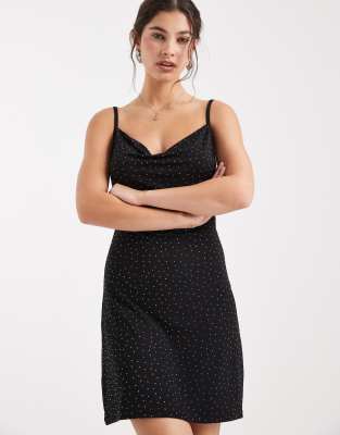 Pieces - Kurzes Trägerkleid in Schwarz mit Wasserfallausschnitt und Strassbesatz