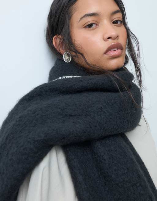Pieces lång stickad scarf med kaststygnskant i svart, 4 av 5