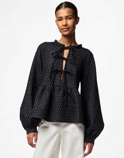 Pieces – Langärmlige Bluse in Schwarz - view 1