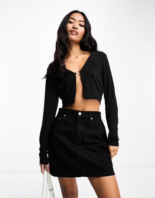 Pieces - Langærmet og cropped cardigan i sort med hjertelukning 