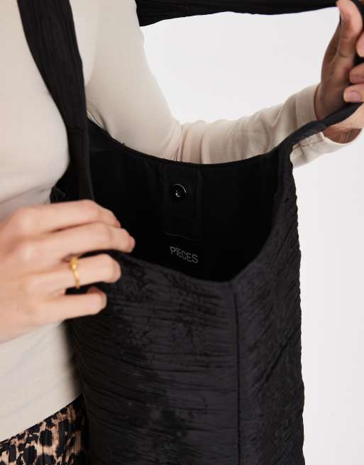 Pieces large plisse tote bag in black, 2 of 4
