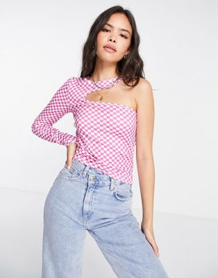 Pieces Laya checkerboard print one sleeve top in pink - ASOS Price Checker