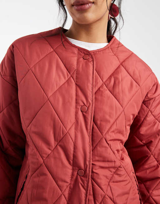 Pieces – Leichte Steppjacke in Granatrot, 3 von 4