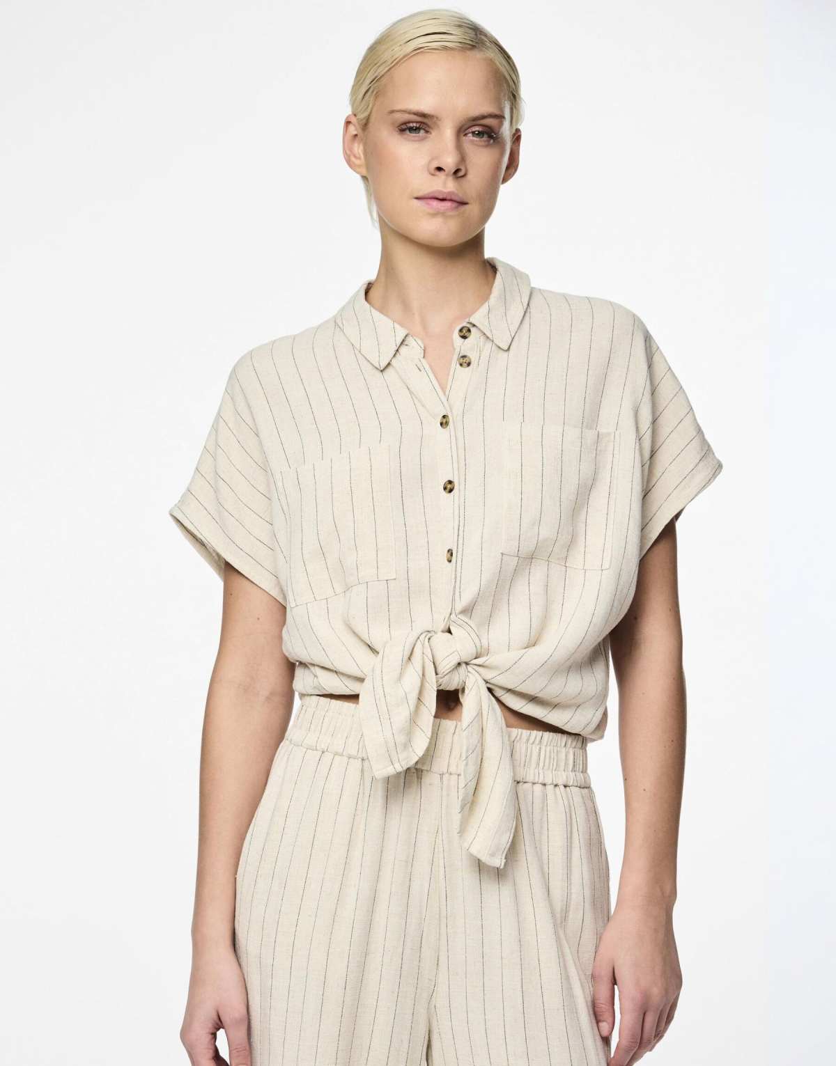 Pieces Linen-blend shirt in oatmeal 1