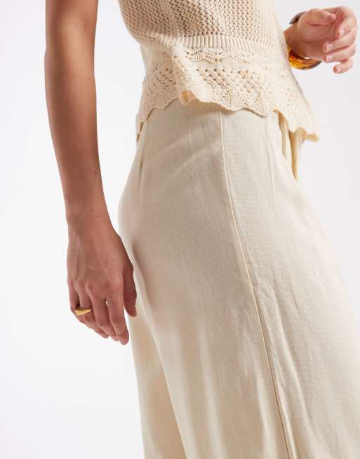 Pieces linen-touch wide leg pleat front trousers in cream, 4 of 5