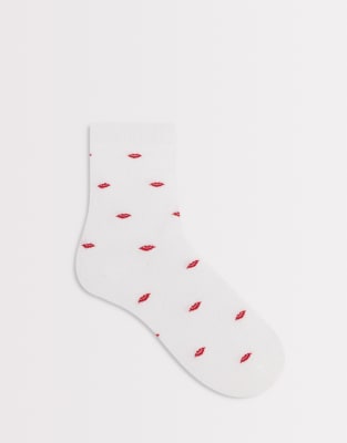 Pieces Lips Print Socks In White
