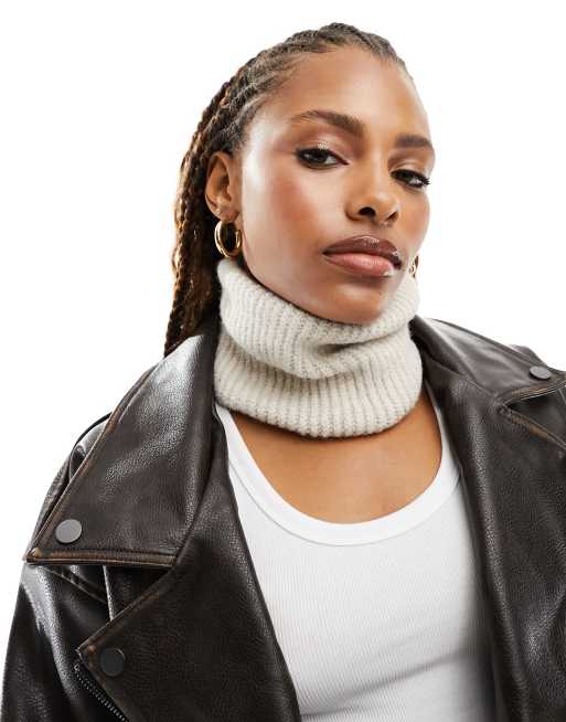 Pieces – Ljusgrå stickad snood