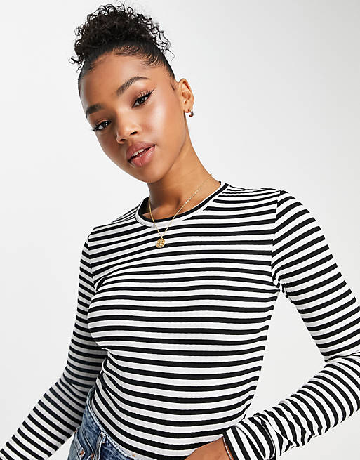 Pieces long sleeve T-shirt in black and white stripe