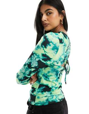long sleeved tie dye jersey top in blue print