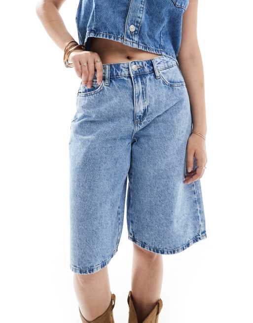 Pieces longline denim shorts in mid blue, 2 of 5