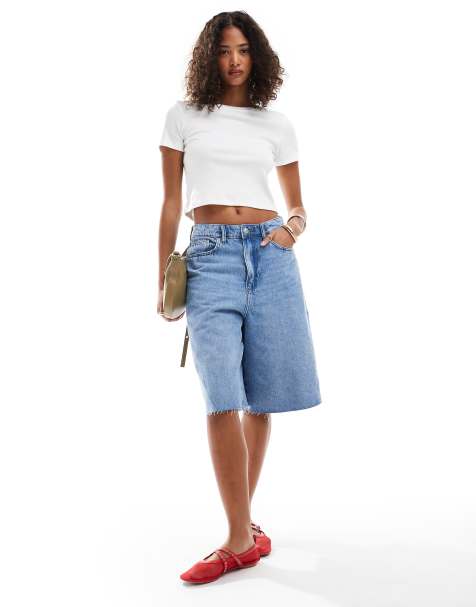 Pieces – Longline-Jeans-Jorts in hellblauer Waschung mit geradem Schnitt - view 1