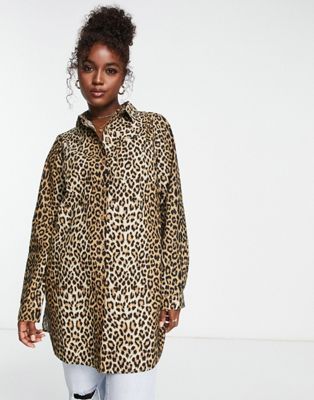 Pieces longline shirt in leopard print