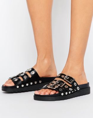 sandales avec boucles