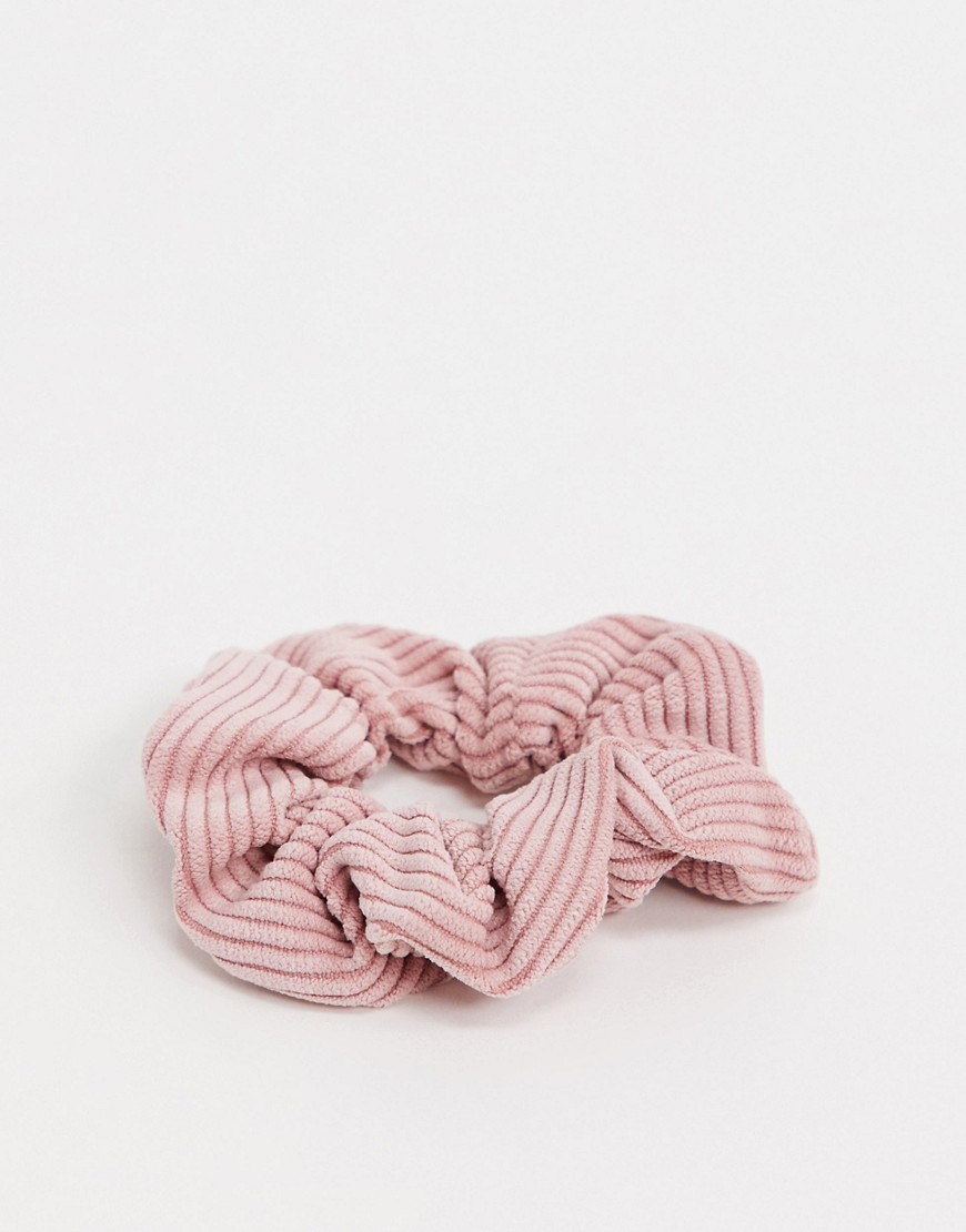 Pieces — Lyserød scrunchie i fløjl-Pink