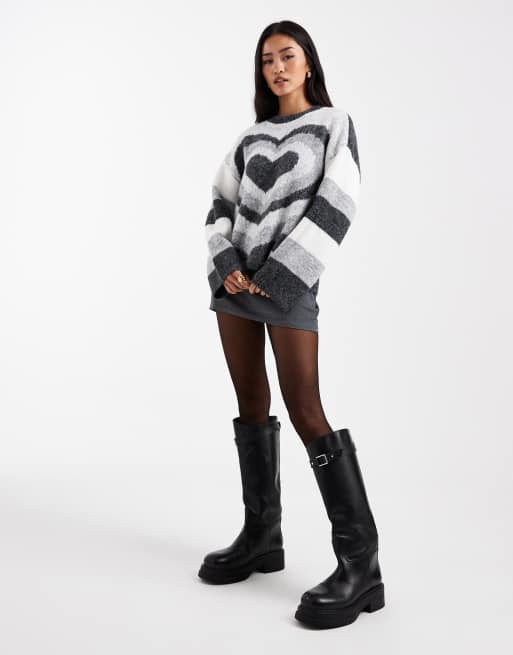 Pieces - Maglione oversize bianco e grigio con stampa di cuori, 3 di 4