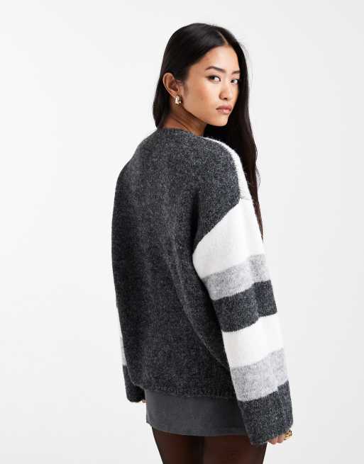 Pieces - Maglione oversize bianco e grigio con stampa di cuori, 4 di 4