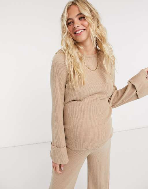 Pieces Maternity — Prążkowany camelowy sweter z szerokimi rękawami, część zestawu, 3 z 4