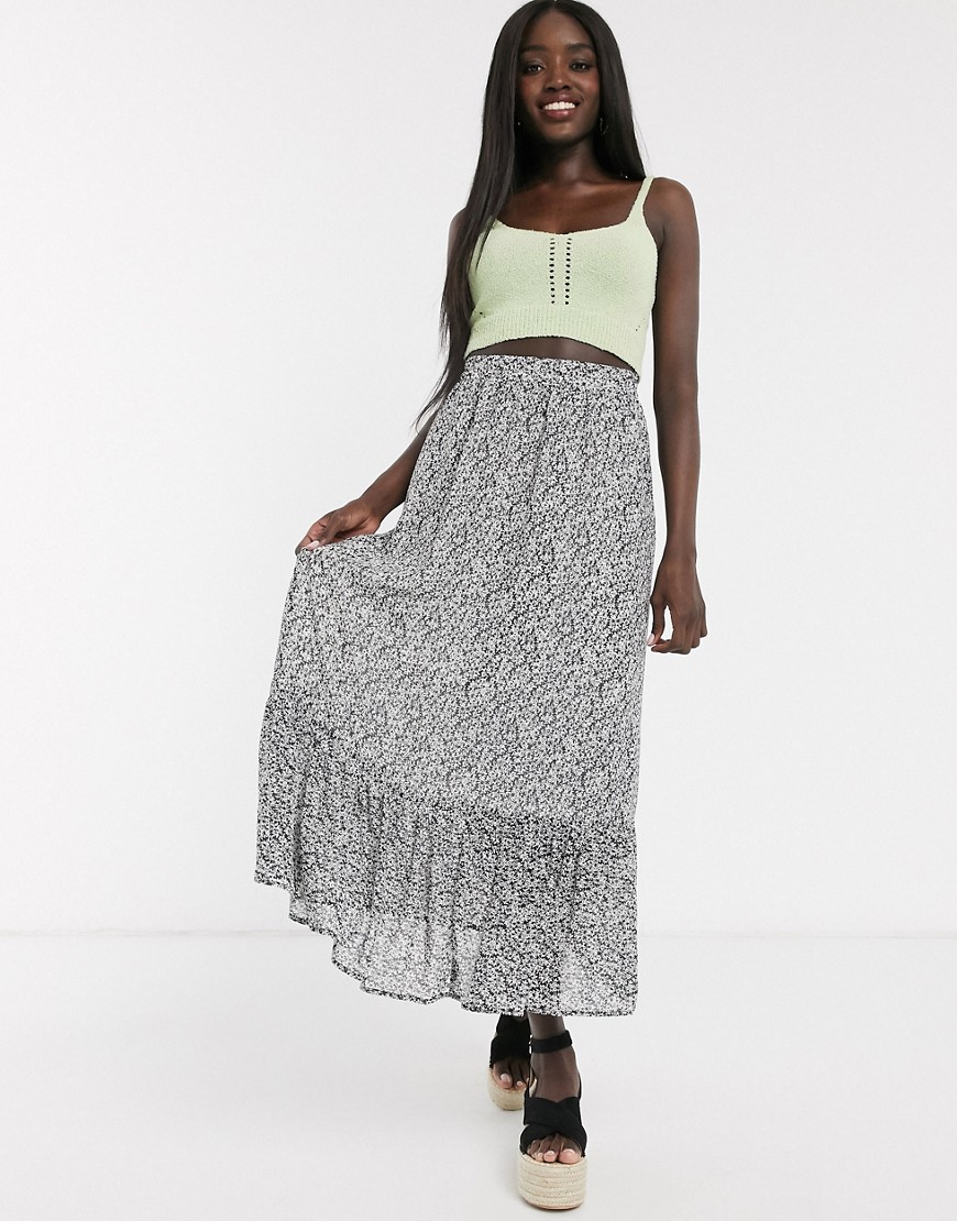 Pieces maxi skirt in ditsy floral-Black