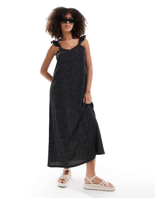 Pieces – Maxi-Trägerkleid aus strukturiertem Jersey in Schwarz mit Rüschenärmeln und Blumenmuster
