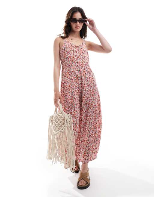 Pieces – Maxi-Trägerkleid mit Rüschen und orangefarbenem Blümchenmuster