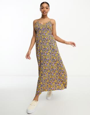 Pieces - Maxikleid in Lila mit V-Ausschnitt, überkreuztem Rückenträgern und Blumenmuster-Bunt