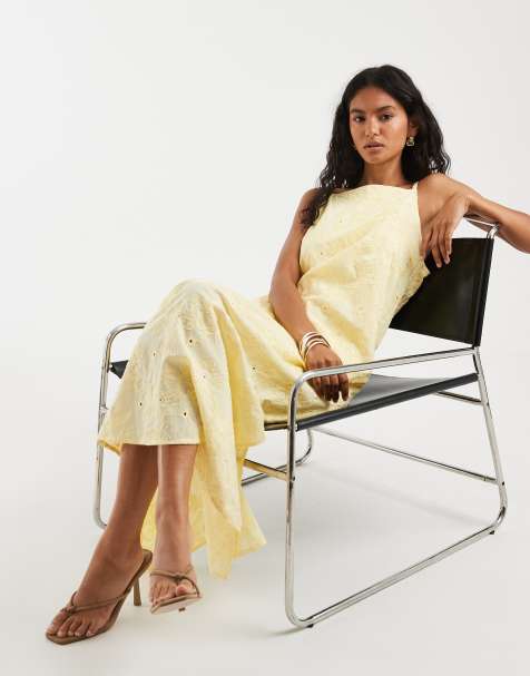 Pieces – Maxikleid in Pastellgelb mit eckigem Ausschnitt und Lochstickerei - view 1