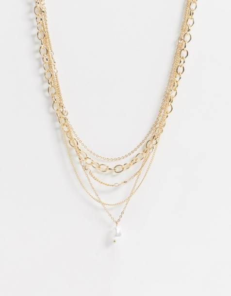 Pieces – Mehrreihige, goldene Halsketten mit Strass- und Perlenanhänger