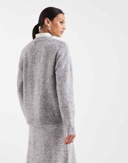 Pieces – Mellangrå, melerad, fluffigt stickad kofta med slouchy stil och v-ringning, del av set, 4 av 4