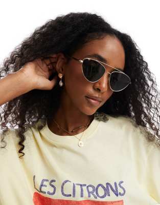 Pieces Pieces metal cateye frame sunglasses with black lense tint in gold