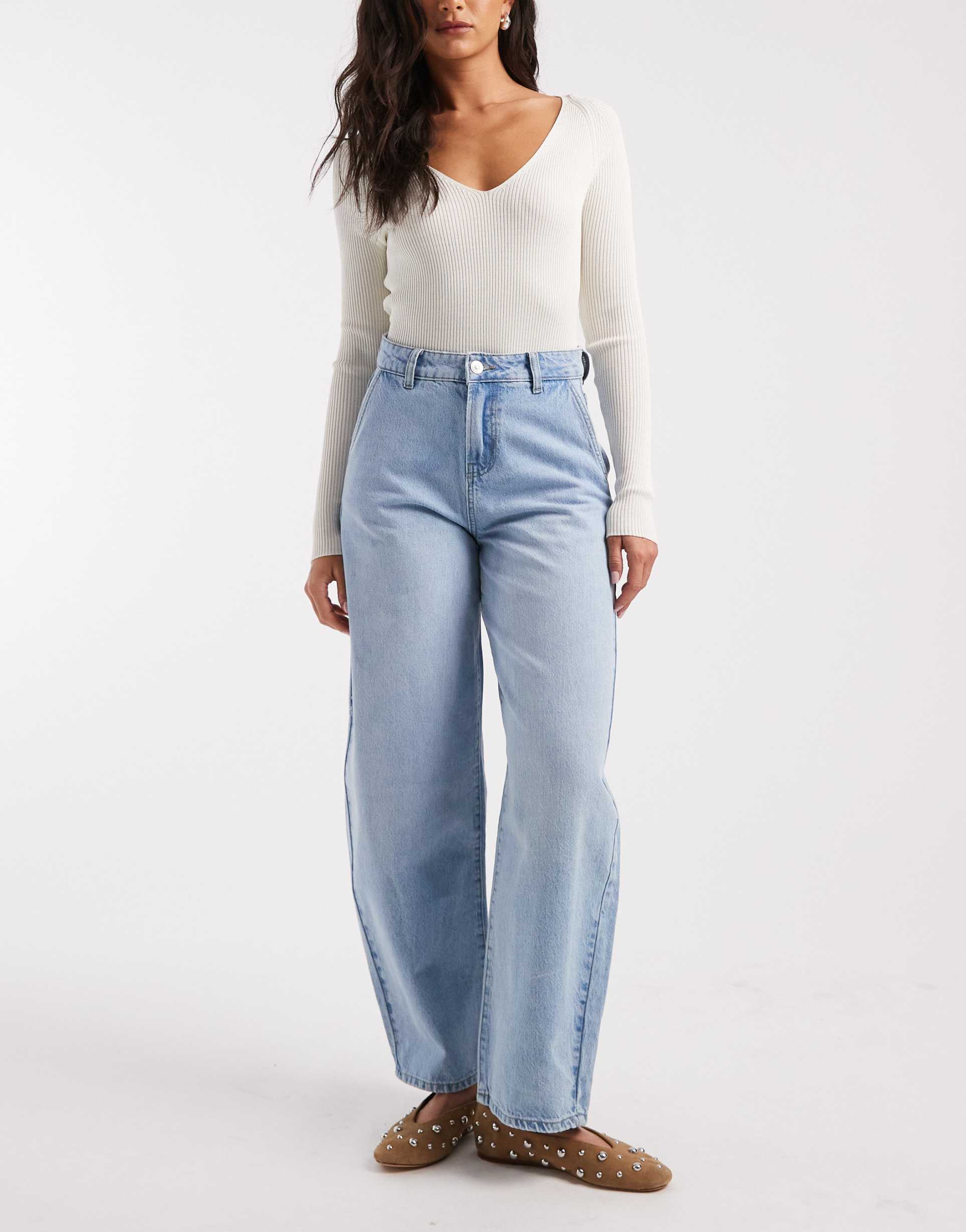 pieces mid waist barrell leg jeans in light blue