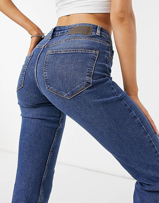  Pieces mid waist flare jeans in mid blue wash 