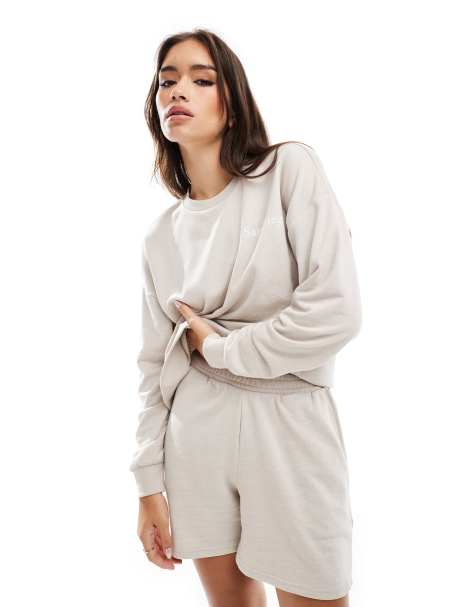 Pieces – Mieszaj i łącz – Kremowy zestaw z bluzą, T-shirtem oversize i szortami - view 1