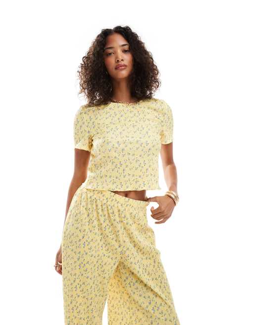 Pieces mini plisse baby tee in delicate yellow flower print - part of a set, 2 of 4