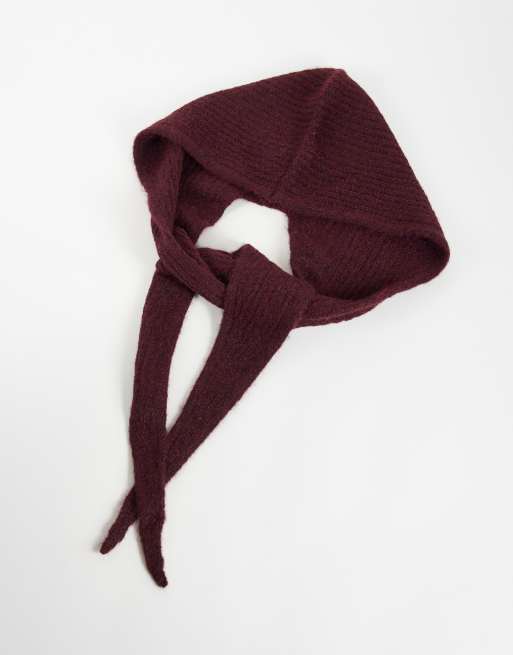Pieces mjukstickad trekantscarf med bonnet i vinrött, 2 av 3