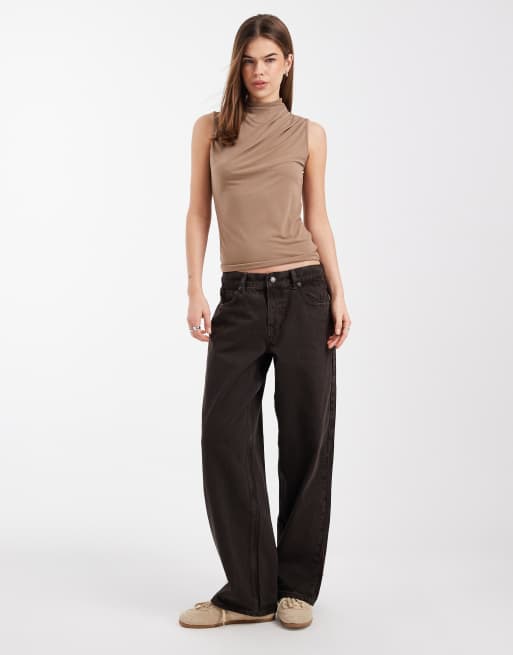 Pieces - Mouwloze top met gedrapeerde hals in taupe grijs, 2 van 4
