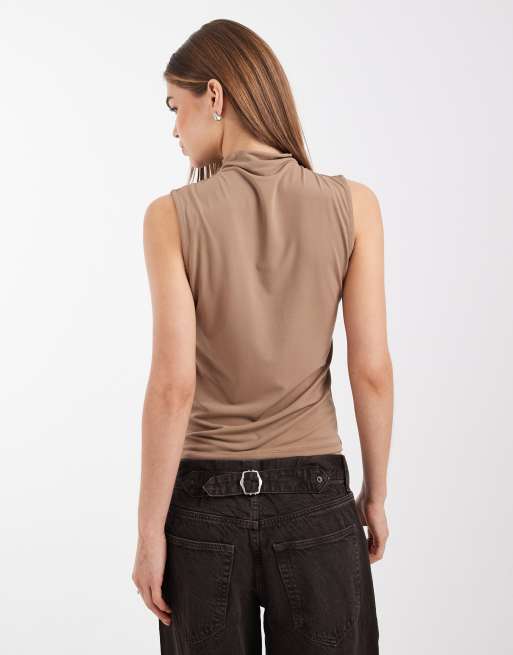 Pieces - Mouwloze top met gedrapeerde hals in taupe grijs, 4 van 4