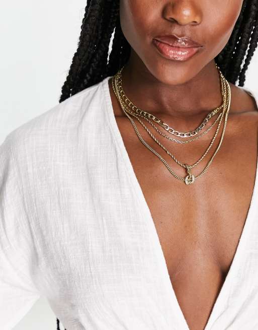 Pieces multi layer necklace with pendant in gold