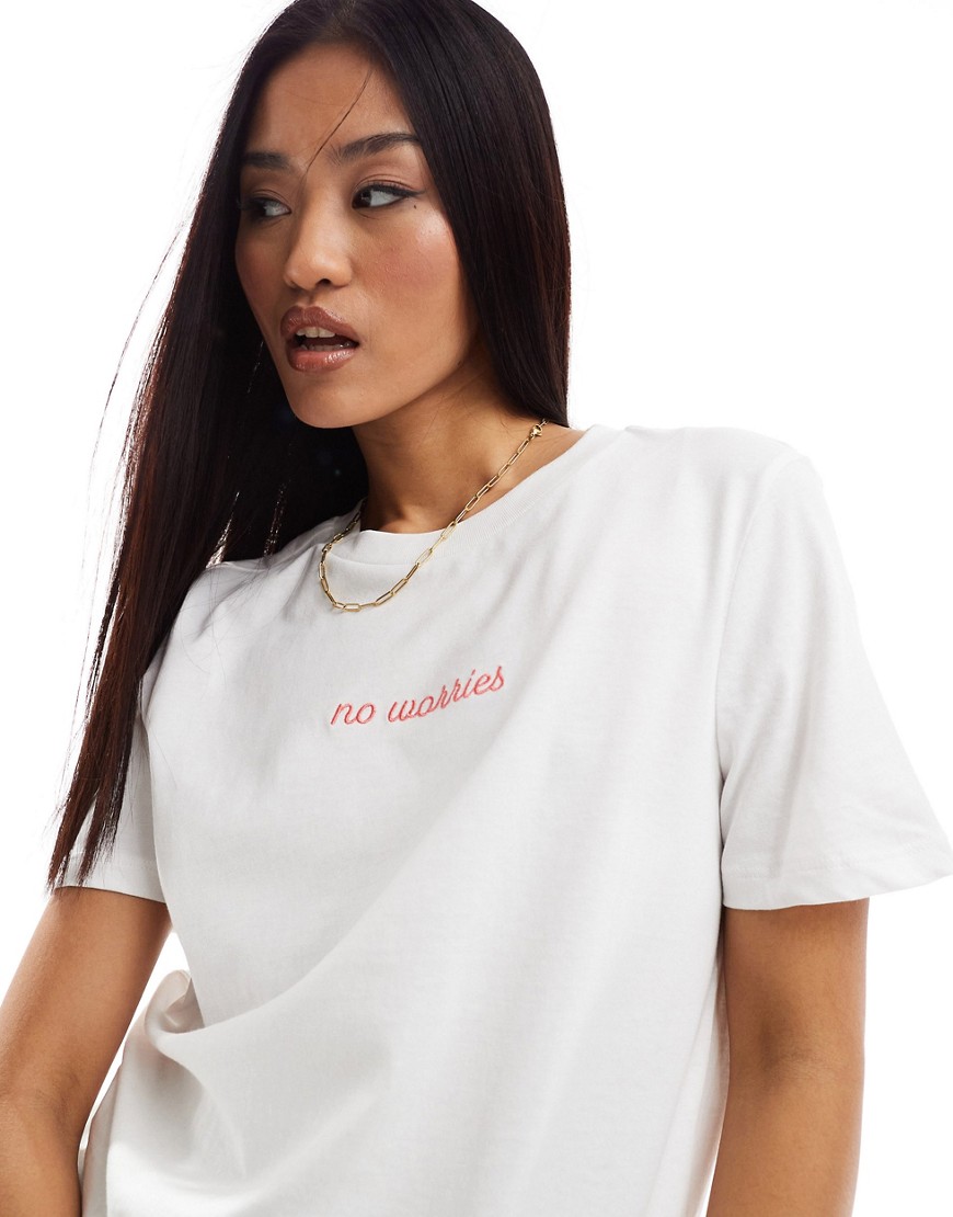 Pieces ’no worries’ slogan t-shirt in white