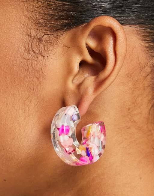 PIECES - Orecchini a cerchio in resina multicolore