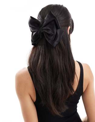 Pieces Pieces overised satin bow hair clip in black