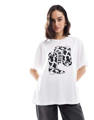 Pieces - Oversize-T-Shirt in Weiß mit Cowgirl-Print