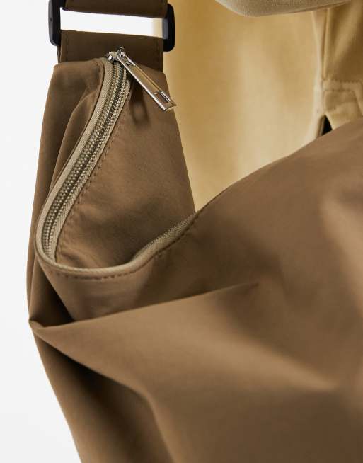 Pieces oversized cross body bag in stone, 4 of 4